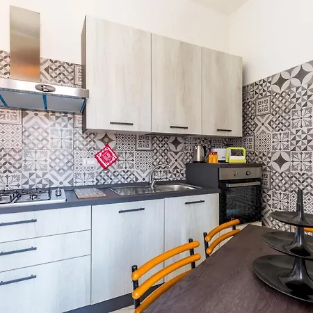Apartment Rione Emanuele Iii - 4 Bedroom