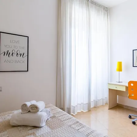 Rione Emanuele Iii - 4 Bedroom Apartment *